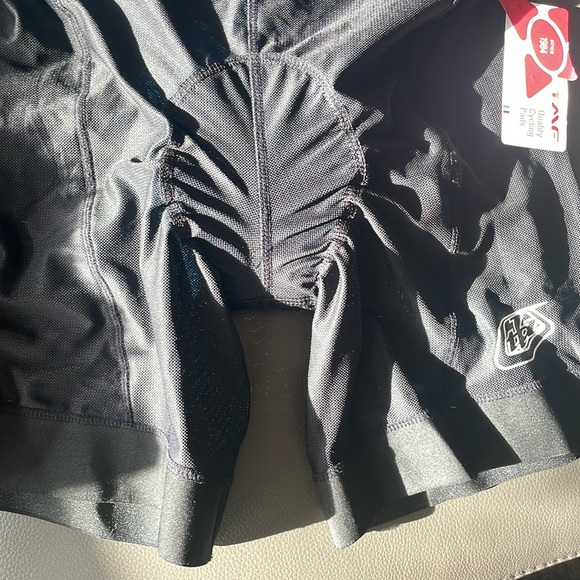 Troy Lee Cycling Shorts - Picture 4 of 11